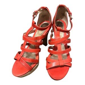 Söfft Strappy Platform Coral Sandals Size 7.5